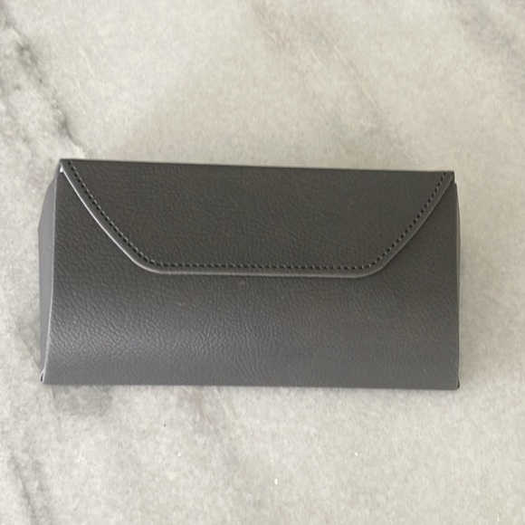 SEE like NEW sunglasses, Case & Cloth . See pic for measurements and details. - Picture 8 of 10